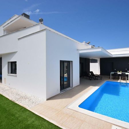 Modern Villa With Private Pool Near The Beautiful Beach Of Foz De Arelho Nadadouro ภายนอก รูปภาพ