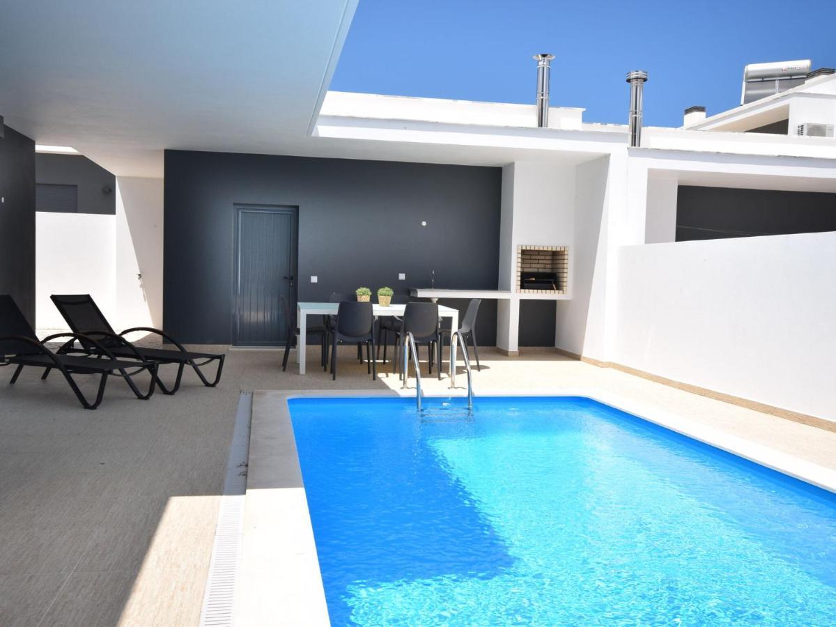Modern Villa With Private Pool Near The Beautiful Beach Of Foz De Arelho Nadadouro ภายนอก รูปภาพ