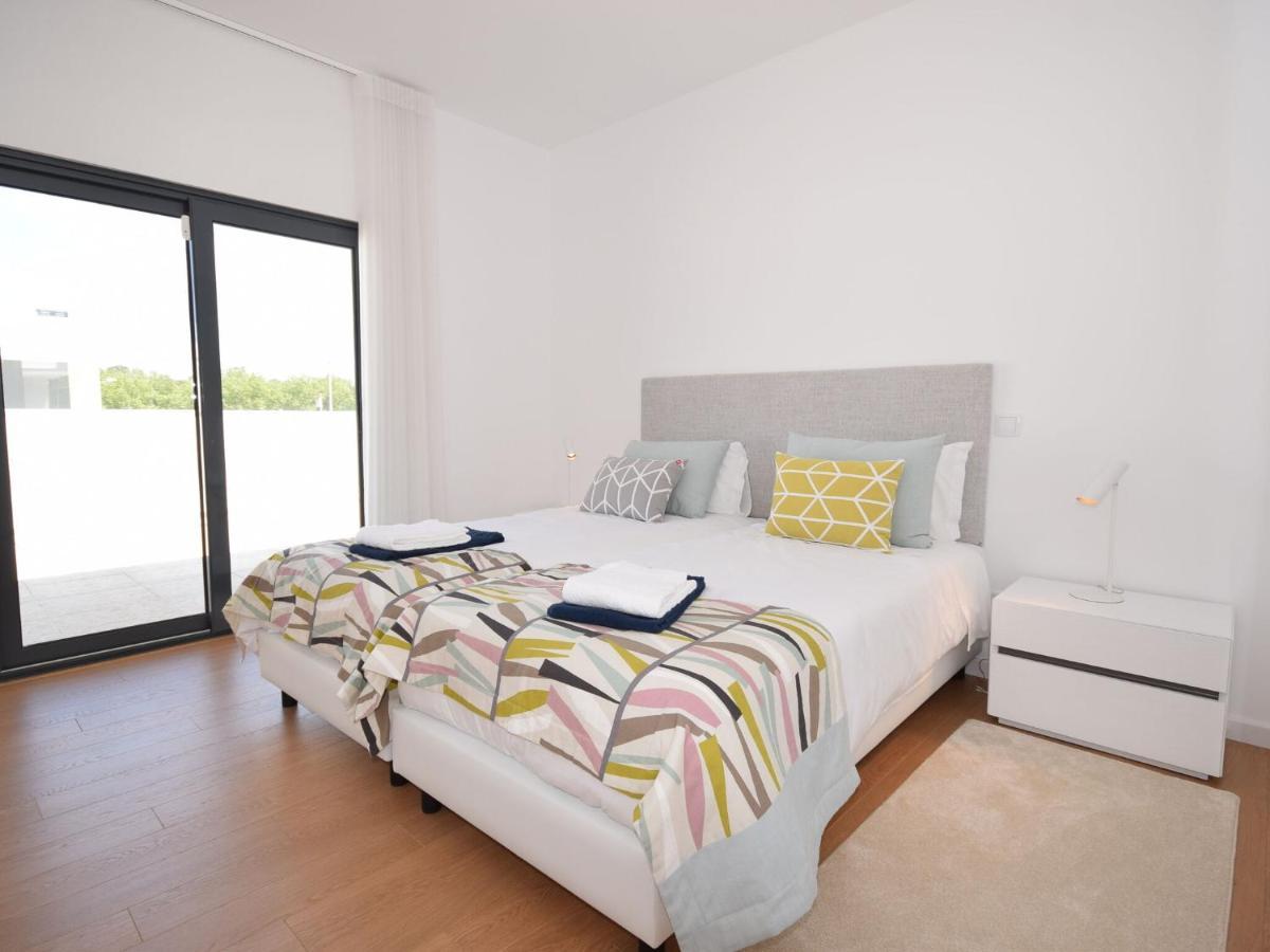 Modern Villa With Private Pool Near The Beautiful Beach Of Foz De Arelho Nadadouro ภายนอก รูปภาพ