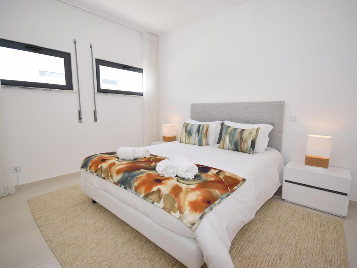 Modern Villa With Private Pool Near The Beautiful Beach Of Foz De Arelho Nadadouro ภายนอก รูปภาพ