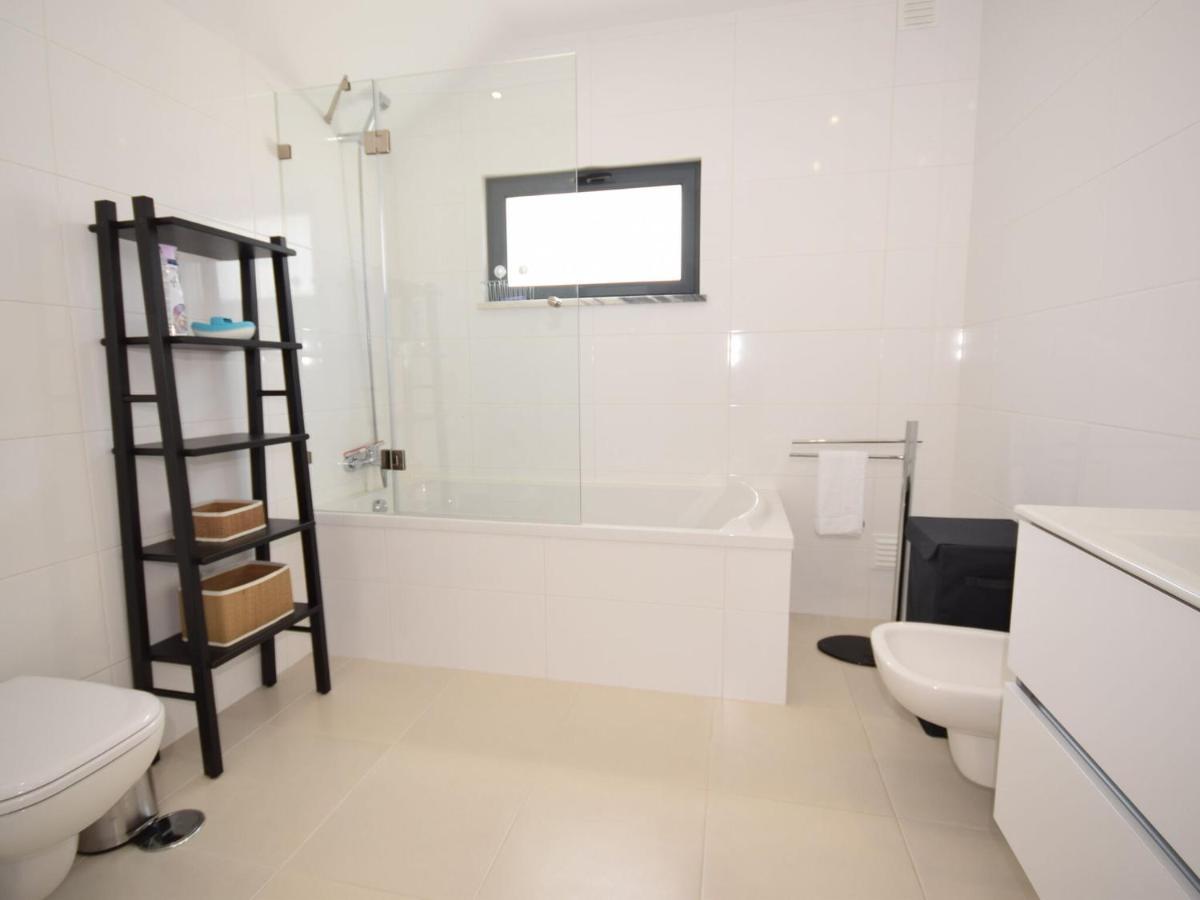 Modern Villa With Private Pool Near The Beautiful Beach Of Foz De Arelho Nadadouro ภายนอก รูปภาพ