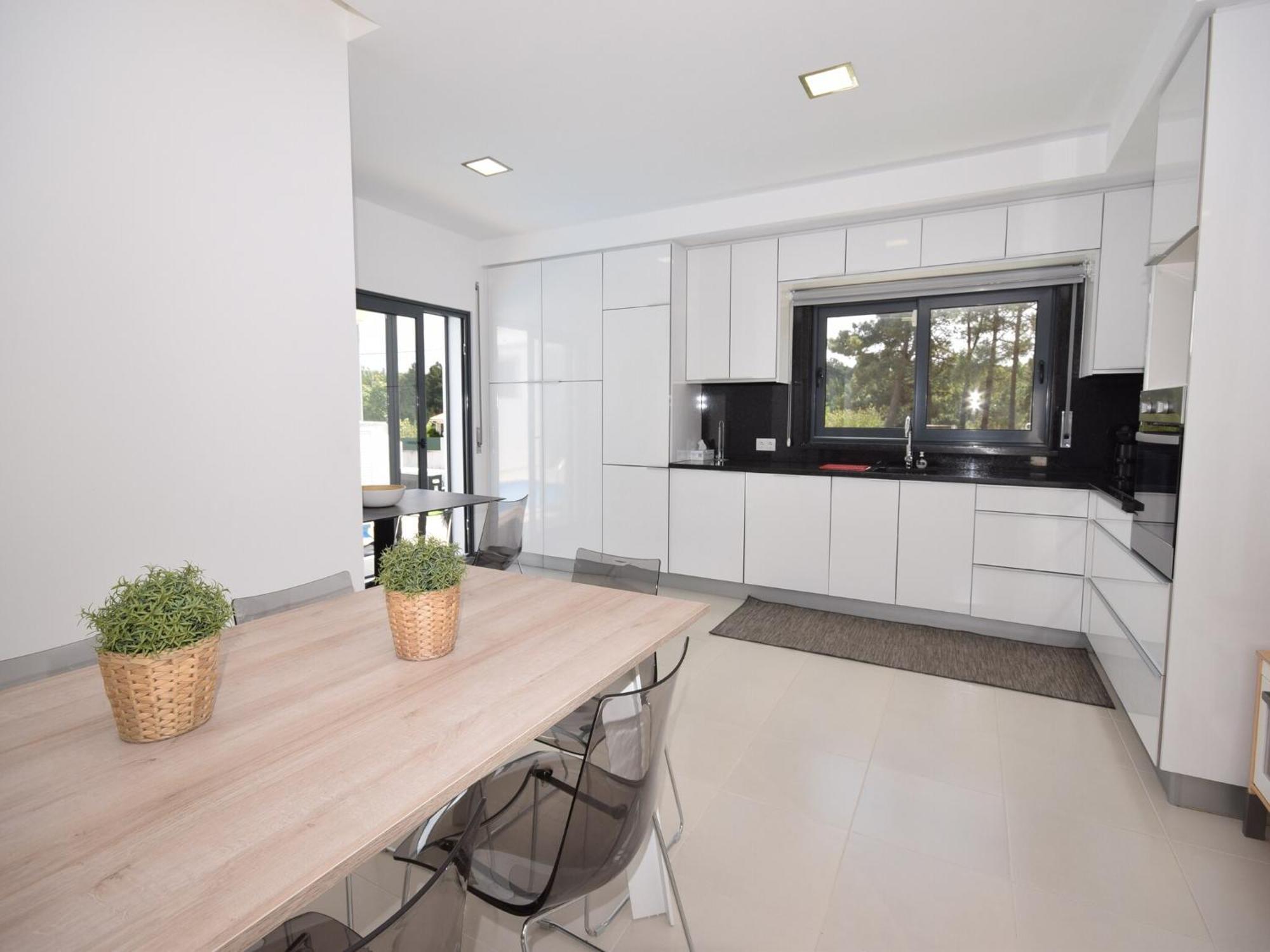Modern Villa With Private Pool Near The Beautiful Beach Of Foz De Arelho Nadadouro ภายนอก รูปภาพ